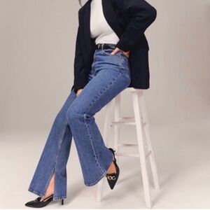 Abercrombie & Fitch Curve Love-The Vintage Flare High Rise Jeans - 33/16L.